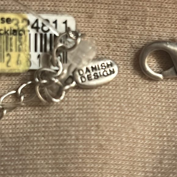 PRETTY PRETTY spring choker BY Pilgrim/Denmark - Picture 7 of 7